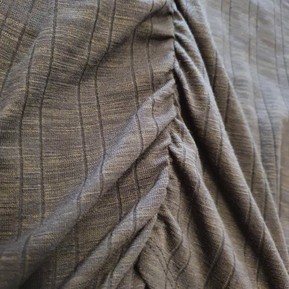 Bodycon wrap dress in charcoal with ruching - Picture 6 of 9